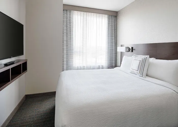 Hotels near Phillips School Spec Education