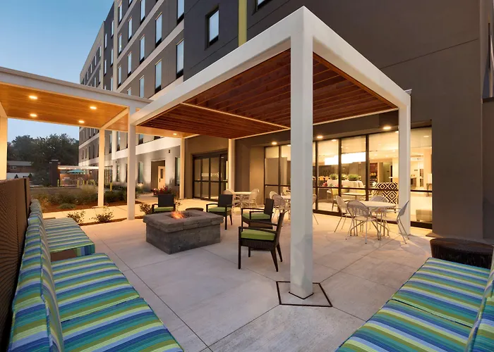 Hotels near Felician College