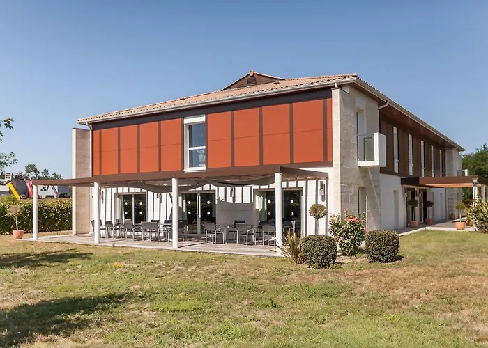 Hotels near Le Rio