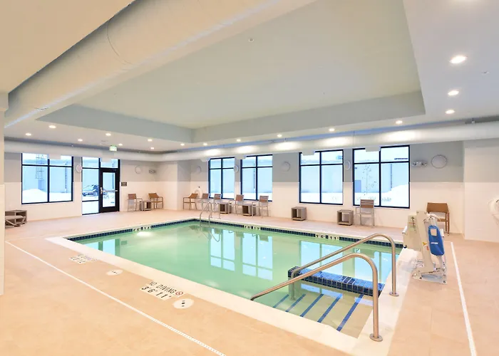 Hotels near Menomonie City Park Mntnc