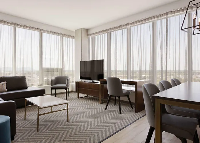 Hotels near College Antoine-Girouard