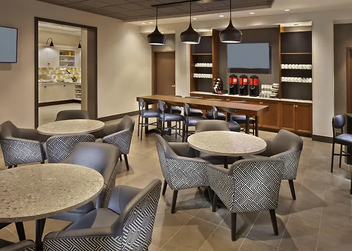 Hotels near Costin's Warwick Academy Inc