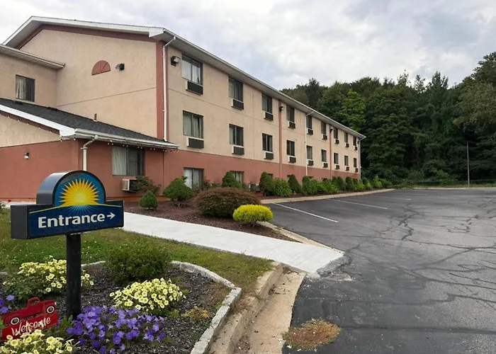 Hotels near Concordia Homes Inc