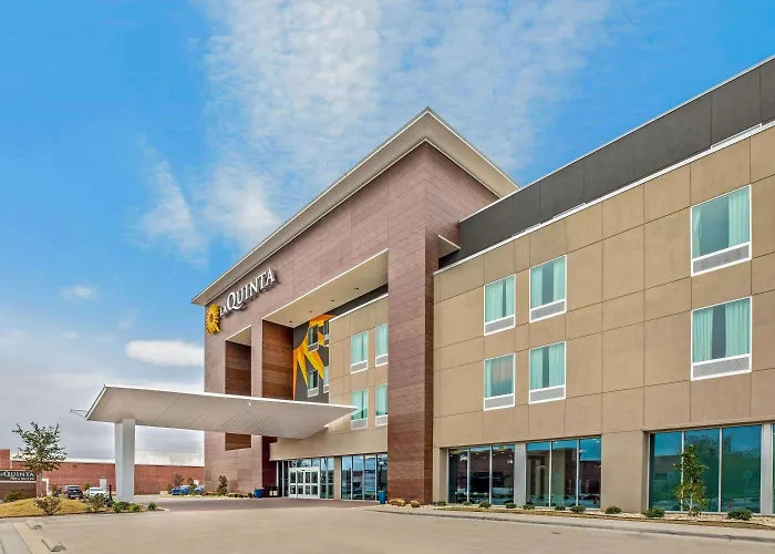 Hotels near Fort House Museum