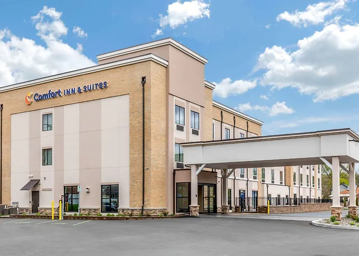 Hotels near Richmor Aviation Inc