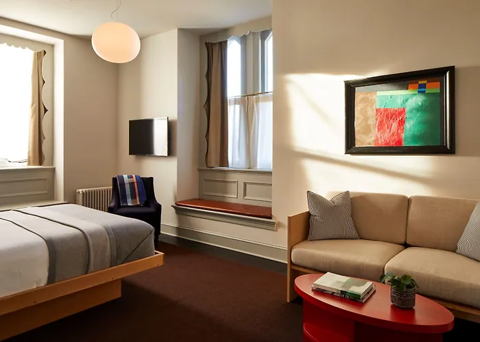 Hotels near Kingston Urban Cultural Park