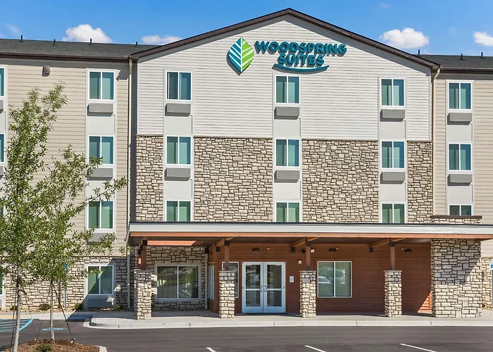 Hotels near Southern Wesleyan University