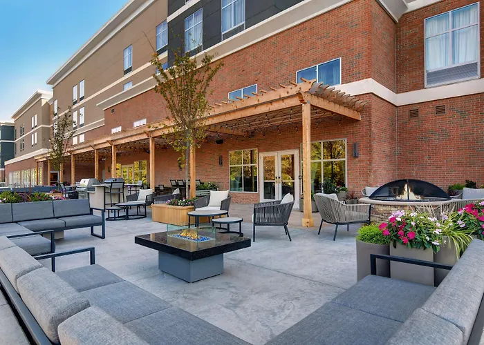 Hotels near Primetime Playhouses II