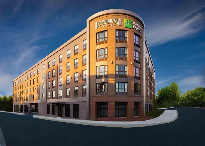 Hotels near Quincy Recreation