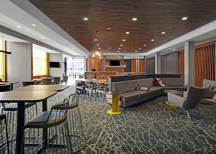 Hotels near Miner Hills Golf Club