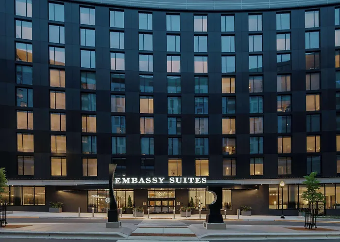 Hotels near Univ-WI Atmospheric and Oceanic