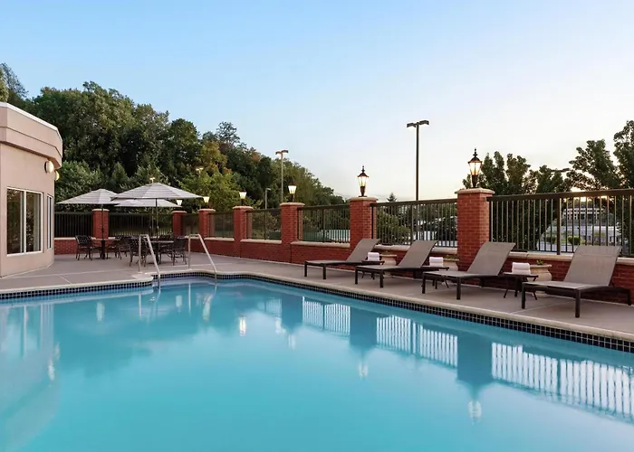 Hotels near Dauphin Highlands Golf Course