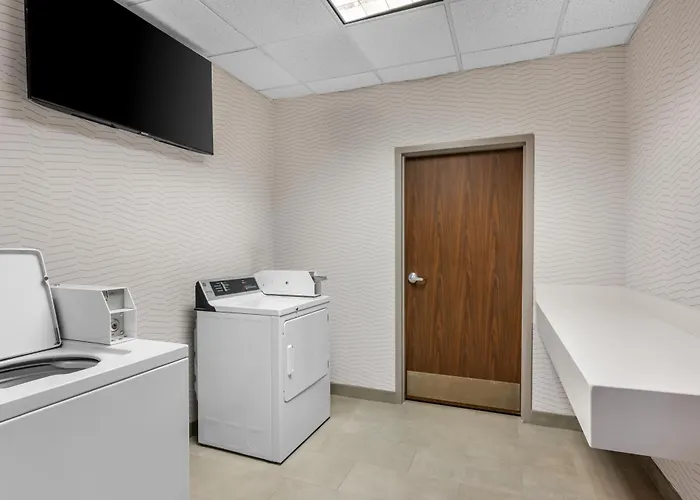 Hotels near Mid-South Training Academy