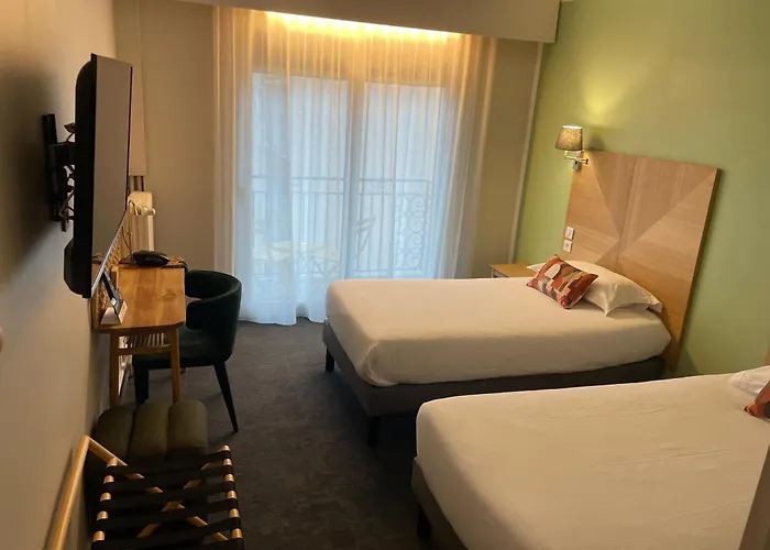 Hotels near Pierre Coillard
