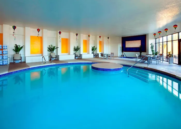 Hotels near Explora Science Ctr and Children's Museum