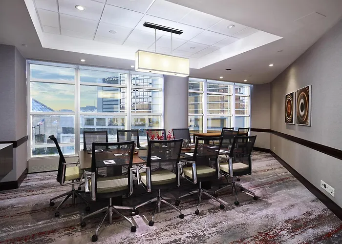 Hotels near Cincinnati Museum of Natural History & Science