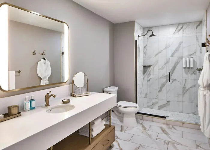 Hotels near Park College Residence Ctr