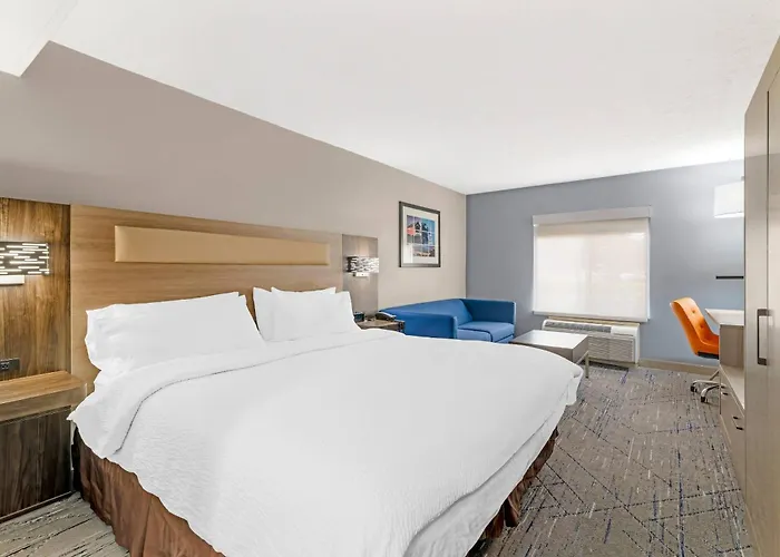 Hotels near Knights of Columbus