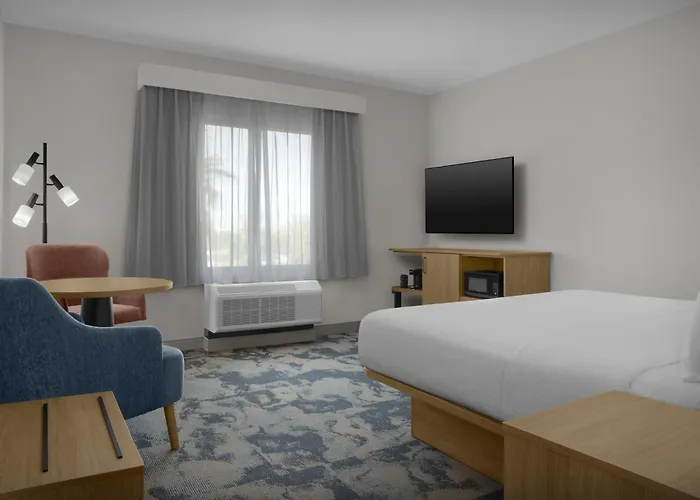 Hotels near Desert Diamond Arena