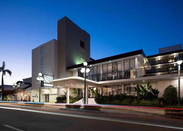 Hotels near Orangebrook Golf Course