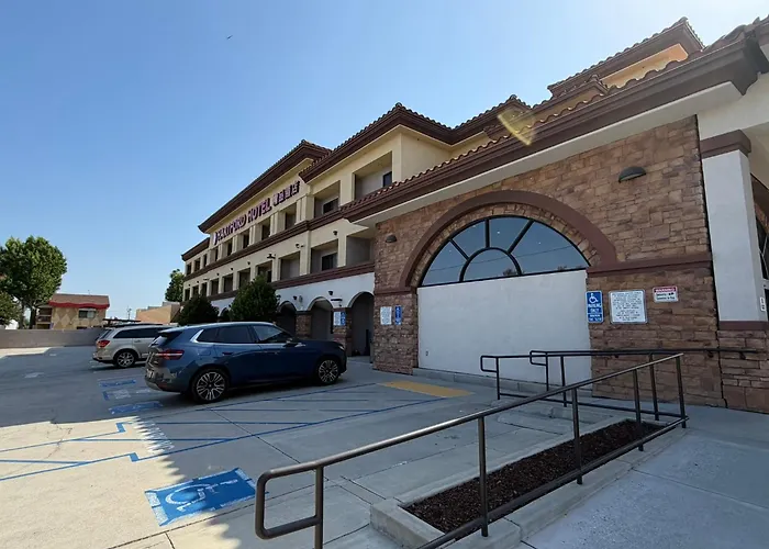 Hotels near Rosemead Beauty School