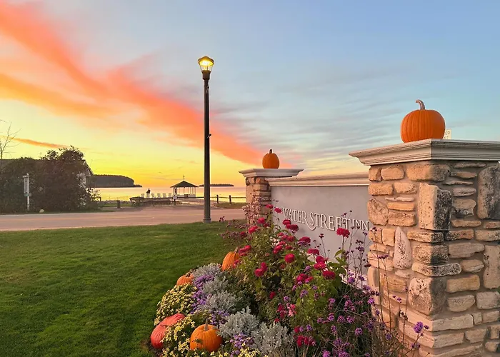 Hotels near Peninsula State Park Driving