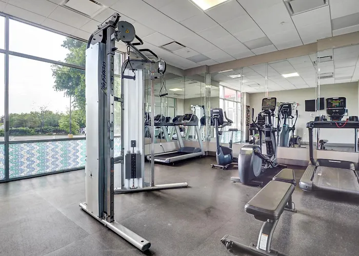 Hotels near Raritan Landing Golf Course