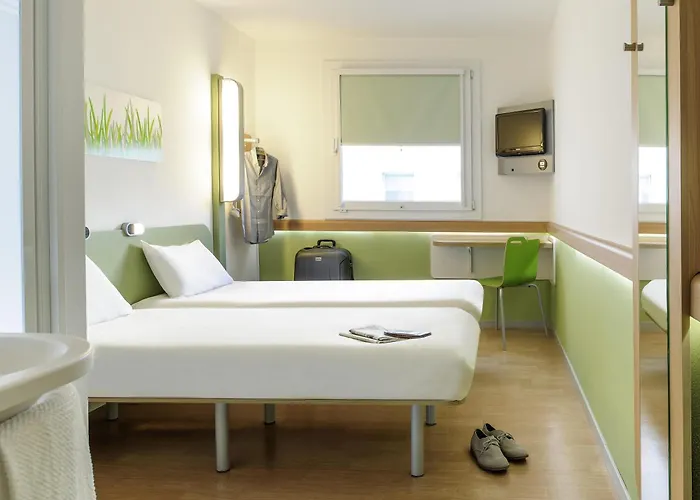 Hotels near Portsmouth Historic Dockyard