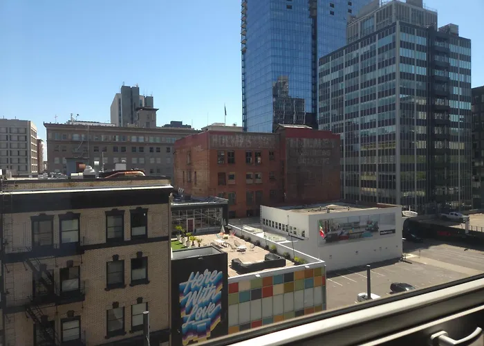 Hotels near Pioneer Courthouse Square