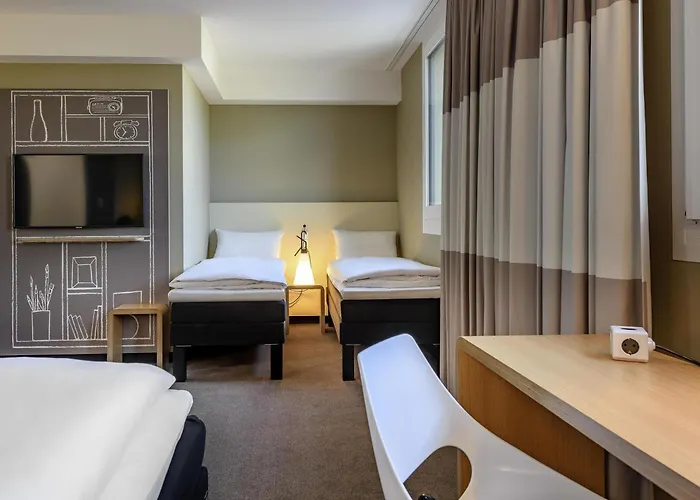 Hotels near Shamsadin Seyed-Ghaemi