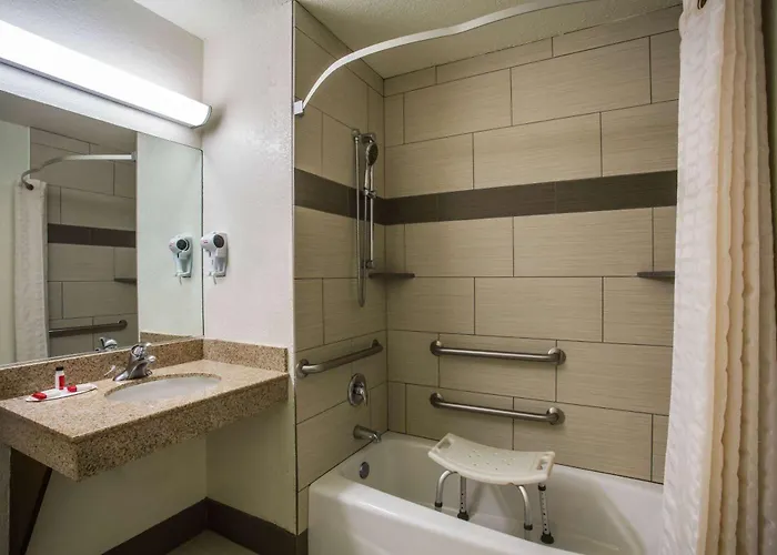 Hotels near Arizona Institute of Real Est