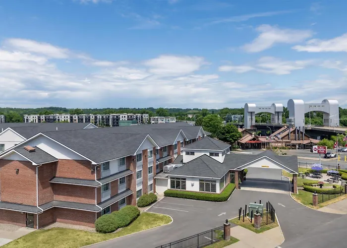 Hotels near Sage Colleges