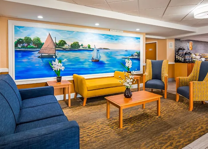 Hotels near Twin Brooks Golf Course