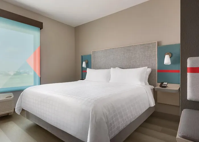Hotels near Kindred Spirit Banquet Hall
