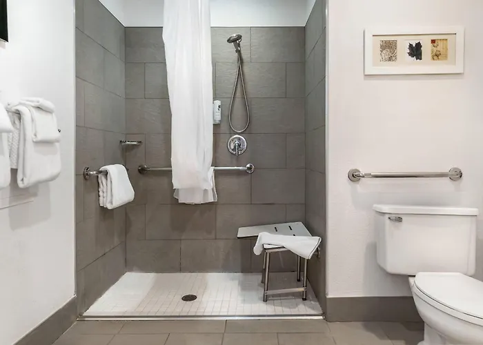 Hotels near Accutech