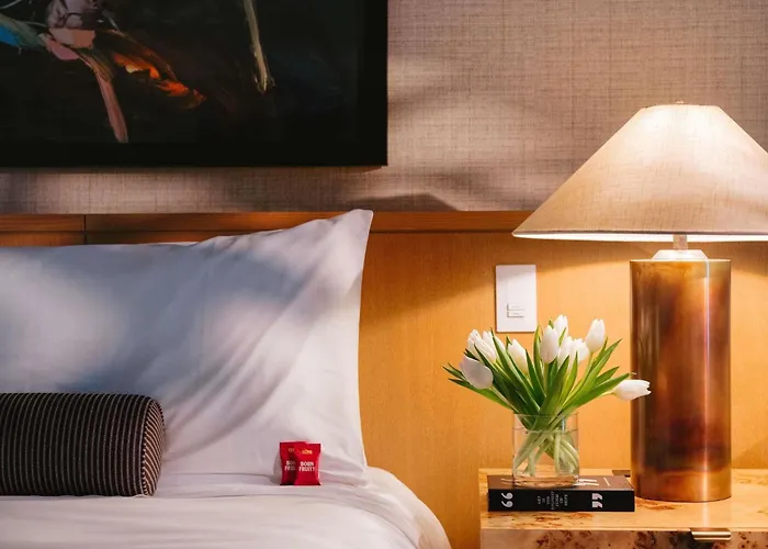 Hotels near Northwest Arkansas Comm Clg