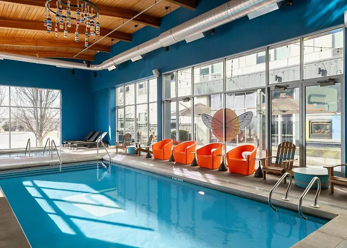 Hotels near Heritage Hill Foundation
