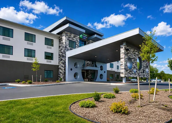 Hotels near Shippensburg Park