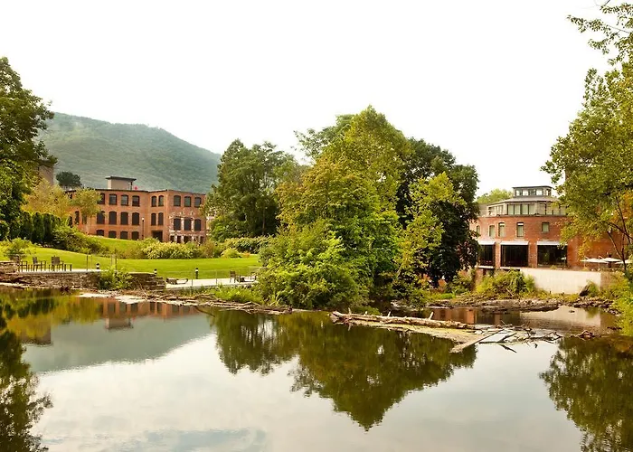 Hotels near Madam Brett Homestead Museum