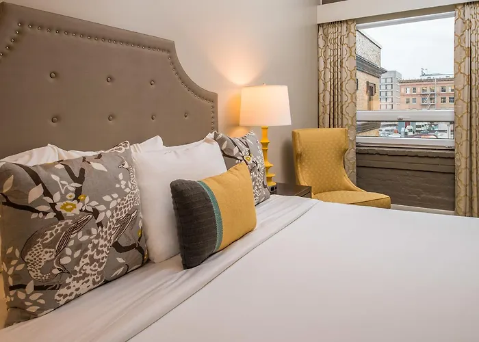 Hotels near OMSI-Oregon Museum-Science