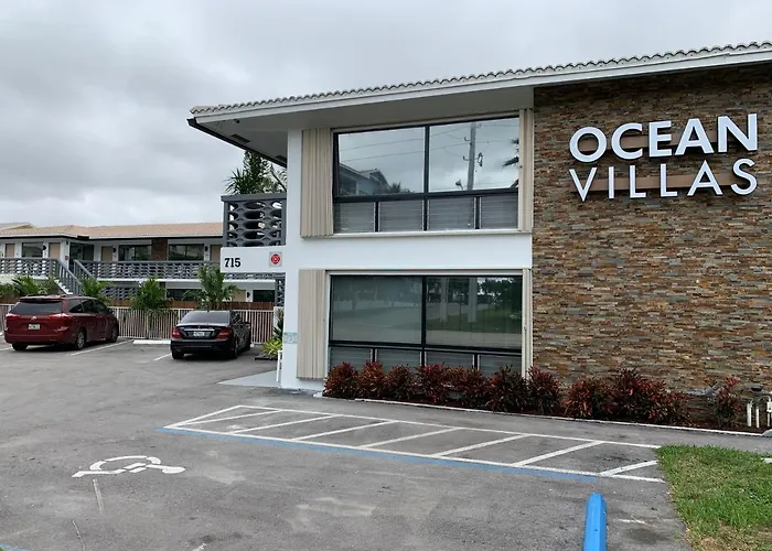 Hotels near South Florida Bible College