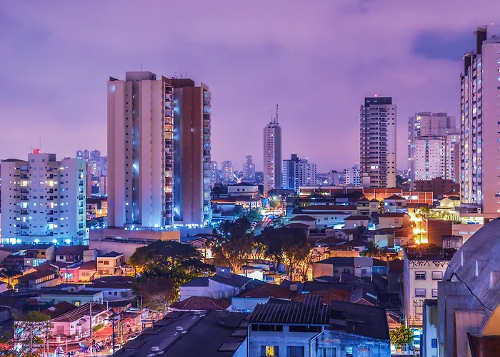 Hotels near Edifício Itália
