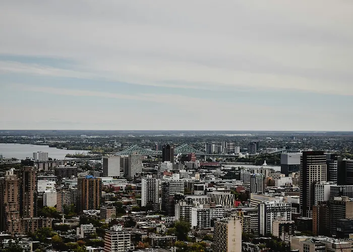 Hotels near College Cdi and Technologie