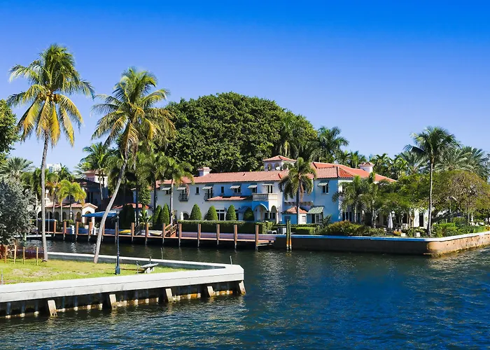 Hotels near Lauderdale Lakes Recreation